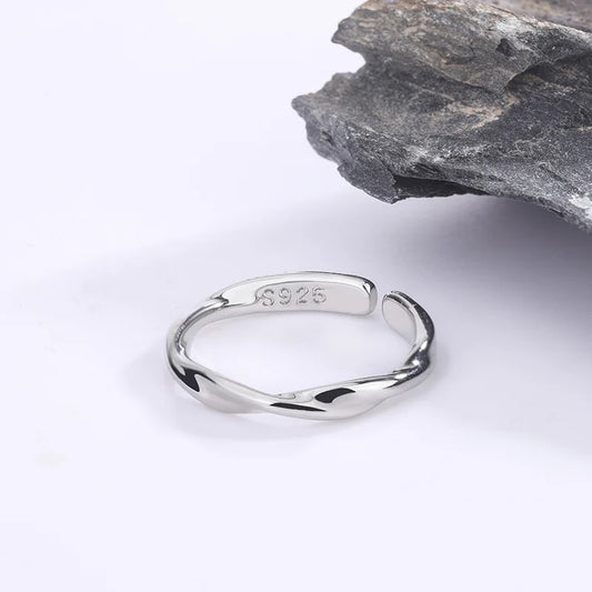 Fashion Silver Twist Ring (Elegant and casual) (Free Shipping!) 💝🌹💖