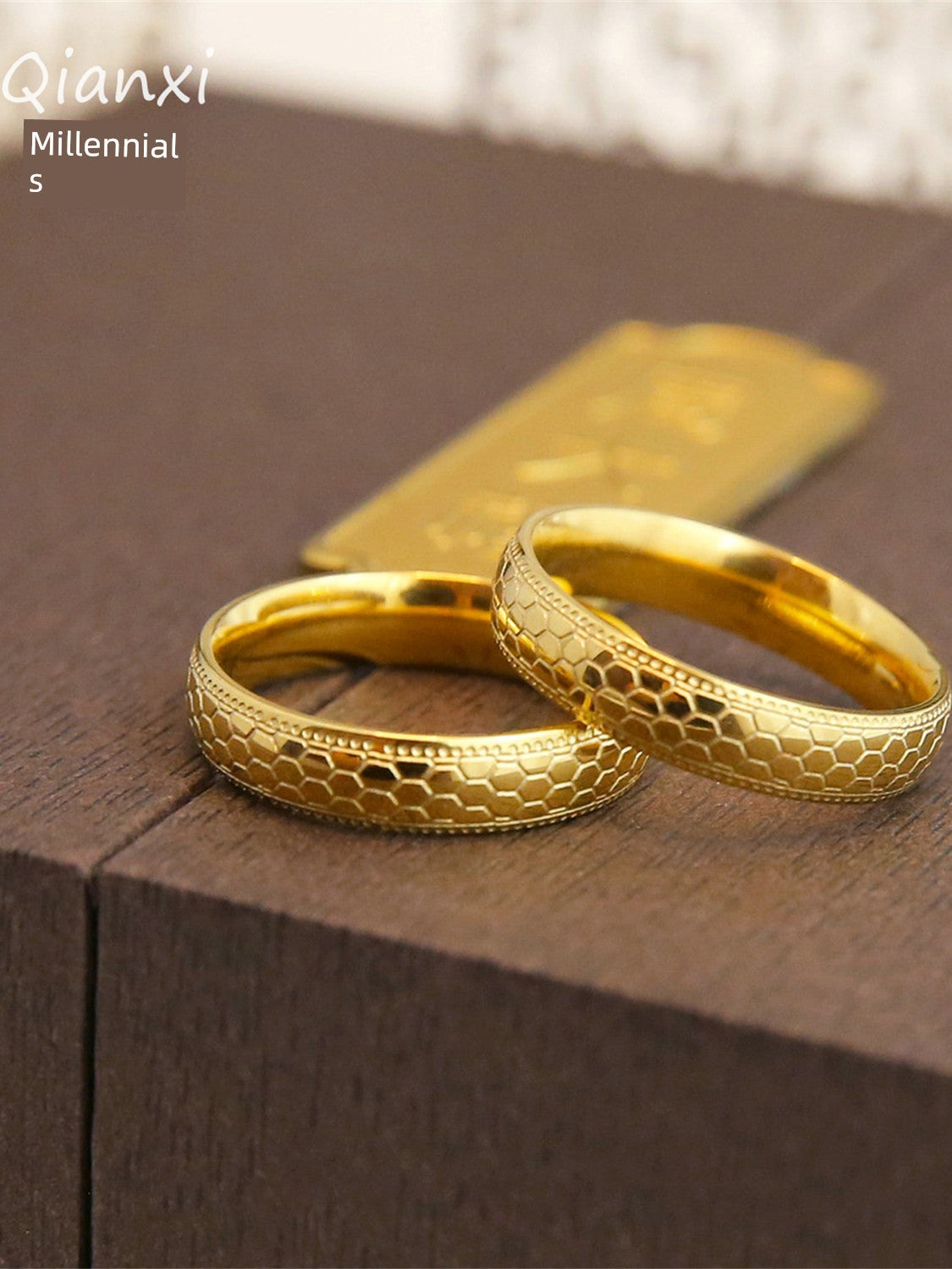 [Wash Hands without Picking] Titanium Steel Sparkling Honeycomb Design Golden Ring Retro Chinese Dragon Scale Ring