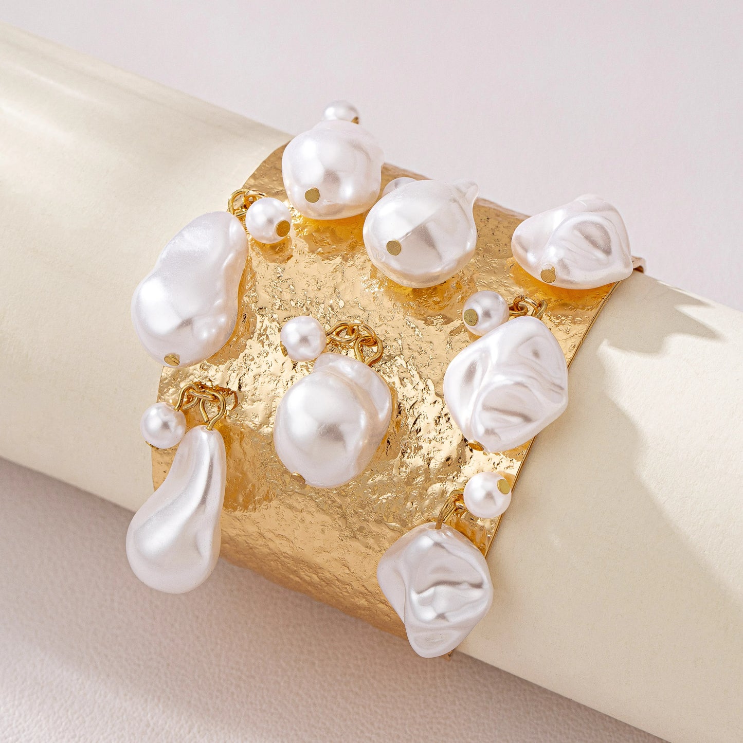Punk style, metal baroque pearl bracelet, fashionable charm travel and vacation jewelry