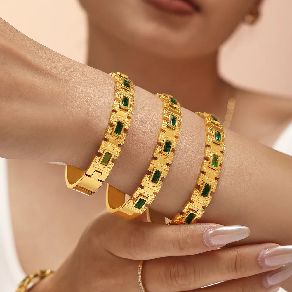 Emerald bracelet with a vintage and sophisticated style, versatile, unique design, does not fade, women's accessory