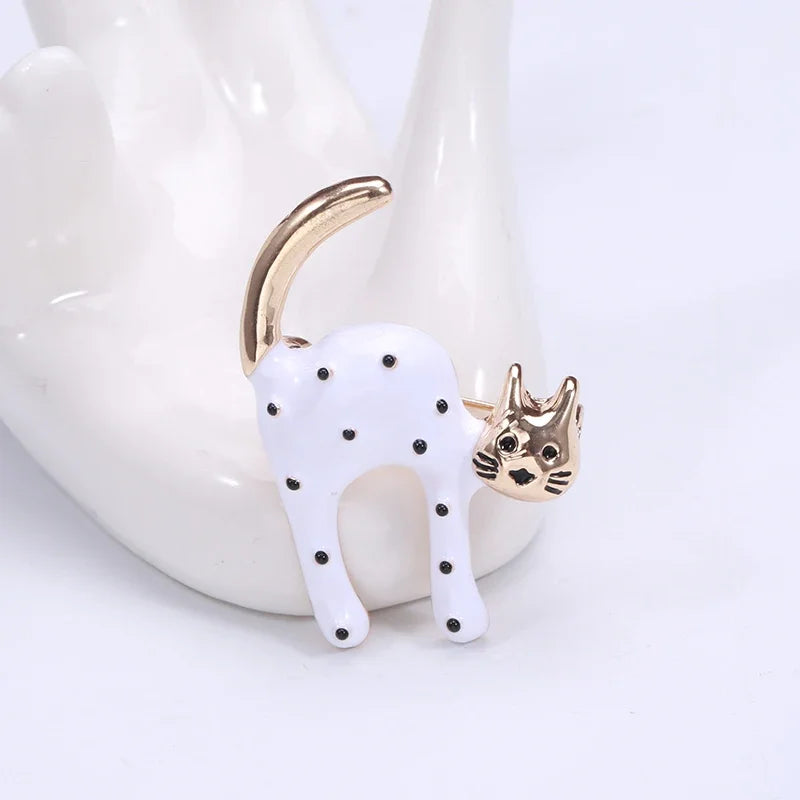Enamel Cat Pins for Women Unisex Animal Brooches Kitten Lapel Pins Event Party Backpack Decoration Clothes Accessories