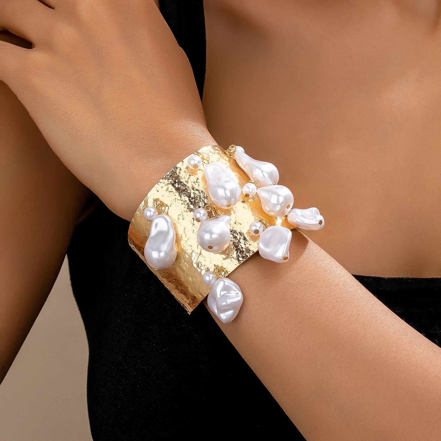 Punk style, metal baroque pearl bracelet, fashionable charm travel and vacation jewelry
