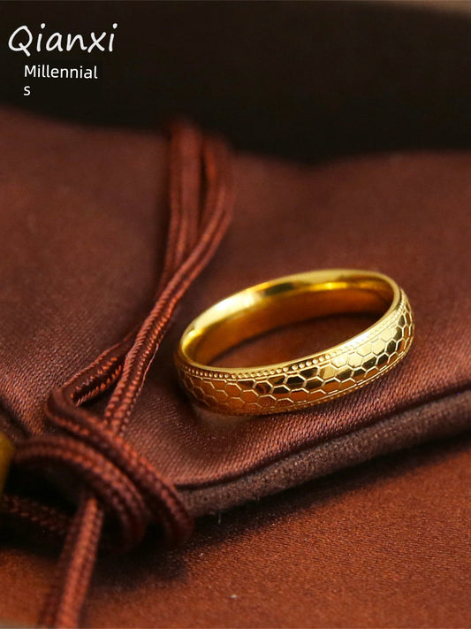 [Wash Hands without Picking] Titanium Steel Sparkling Honeycomb Design Golden Ring Retro Chinese Dragon Scale Ring