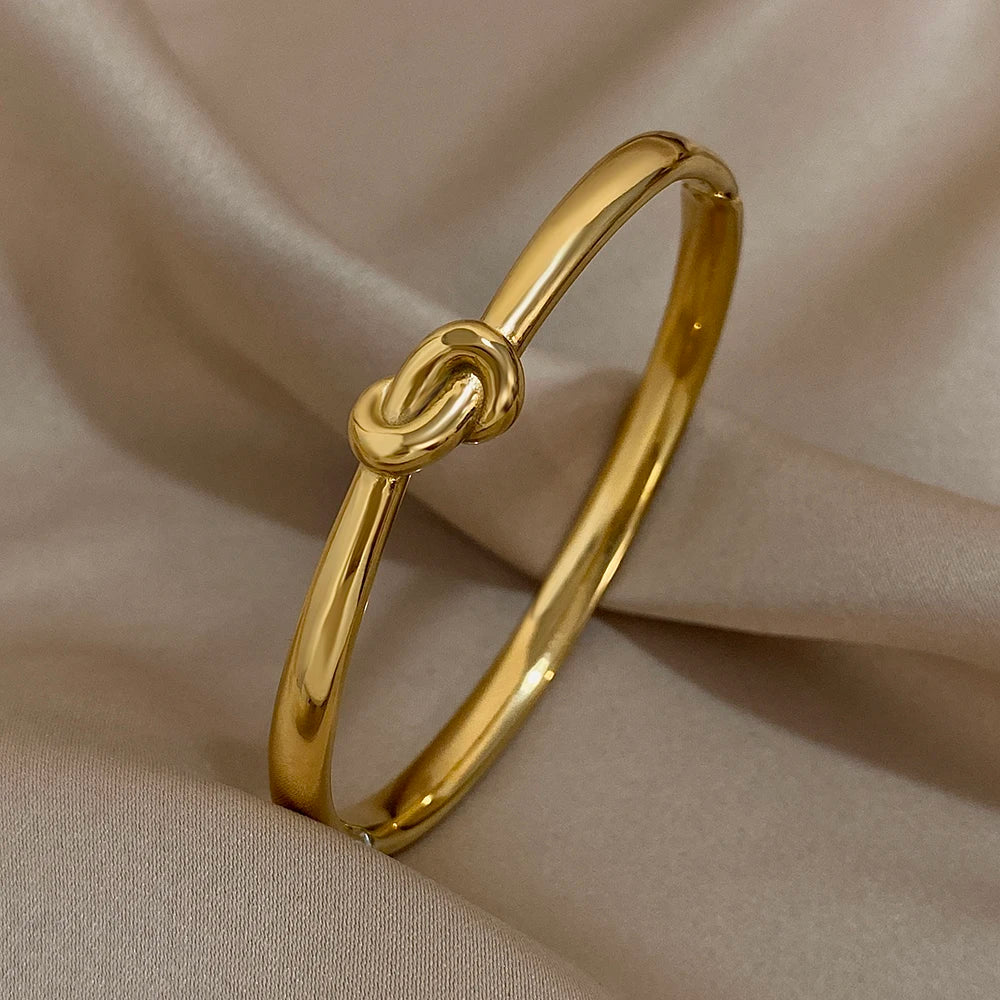 New Trendy, Light Luxury, Simple and Niche Commuting Design with A Knotted Shape, Elegant and Stylish Bracelet