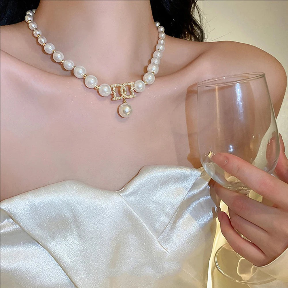 French Fashion New Pearl Letter Necklace Light Luxury High-grade Sense Collarbone Chain Collar Ornaments