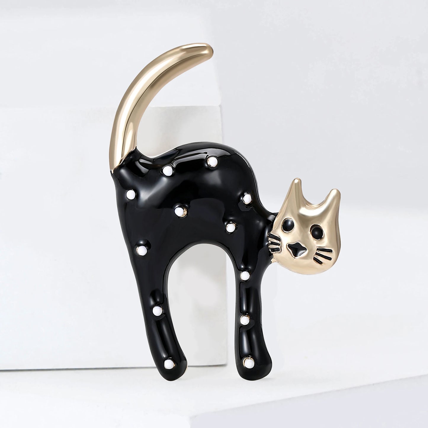 Enamel Cat Pins for Women Unisex Animal Brooches Kitten Lapel Pins Event Party Backpack Decoration Clothes Accessories