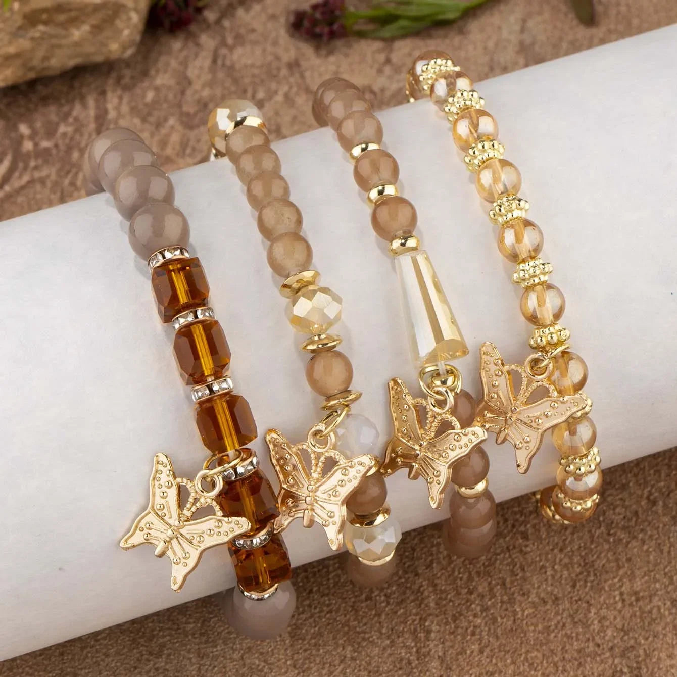 4pcs Trendy Butterfly Beaded Bracelet Set for Women Pink Acrylic Beads Elastic Chain Bangle Female Bohemian Party Jewelry Gift