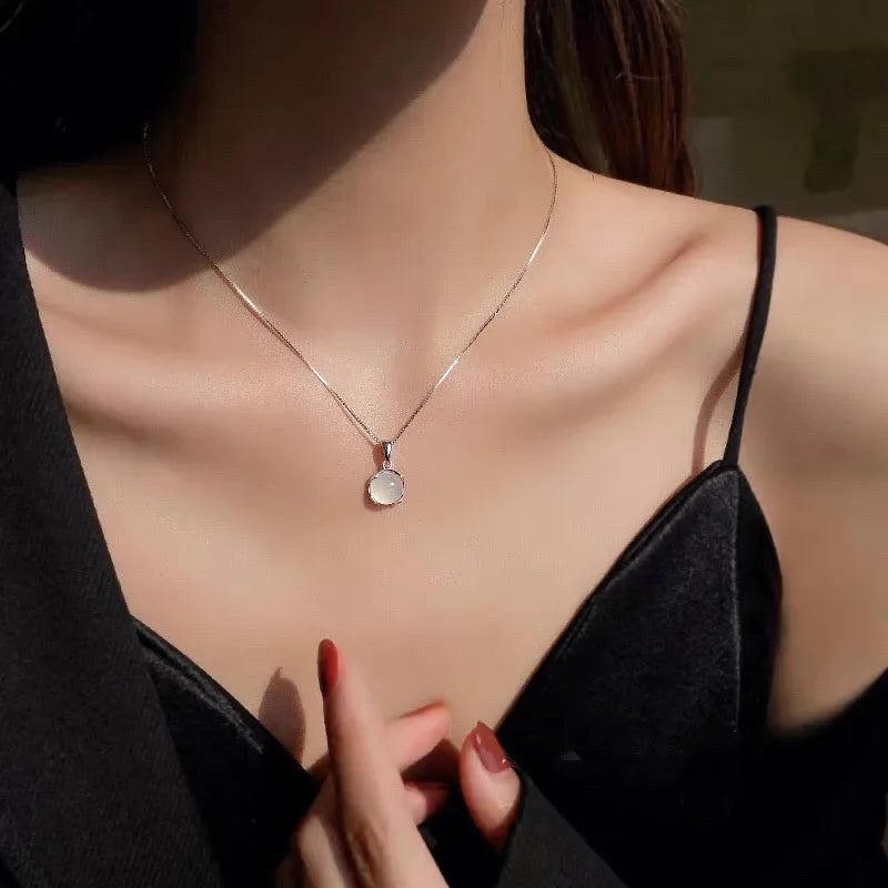 Collares Con Colgante Luxury White Round Pendant Necklaces Women Fashion Jewelry Choker Clavicle Chain Short Charm Necklace