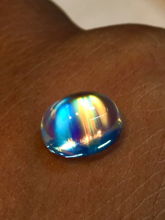 Gem Dream: 3.40 ct Oval Rainbow Moonstone